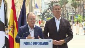 Feijóo asiste al acto con motivo del Día de Ceuta