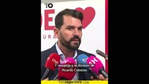 Dos cargos del PSOE en Badajoz dimiten tras la aclaración de la pena de David Sánchez